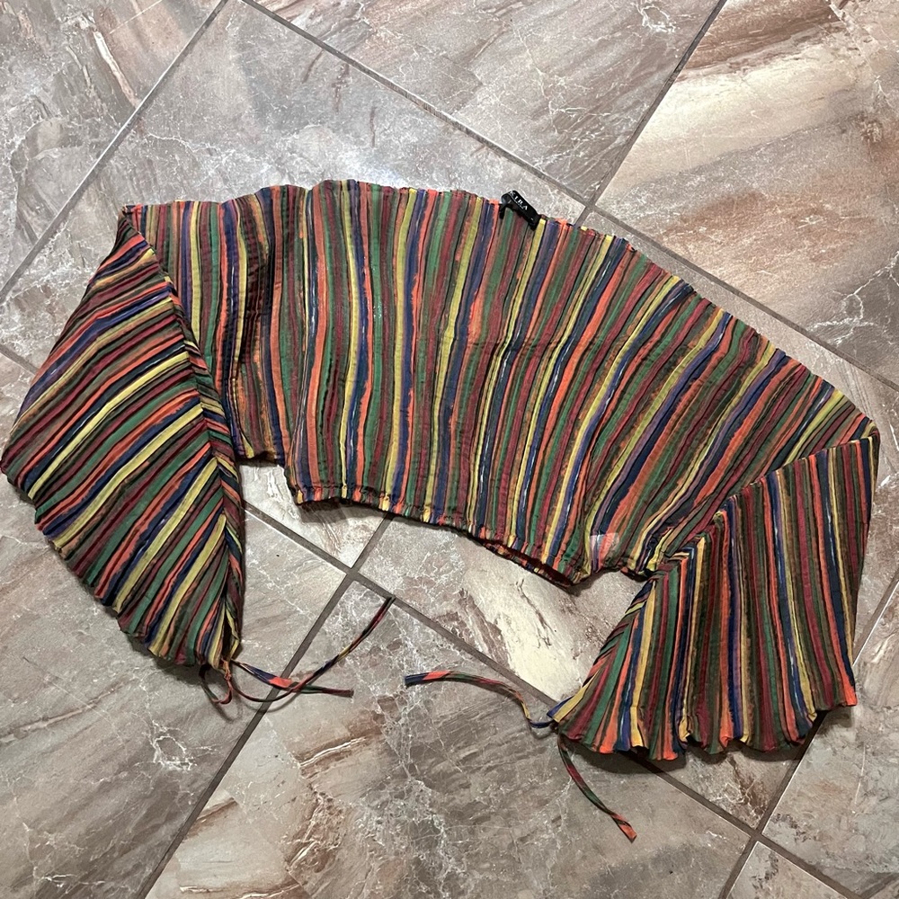 Akira Multicolored Balloon Sleeve Crop Top Sz M